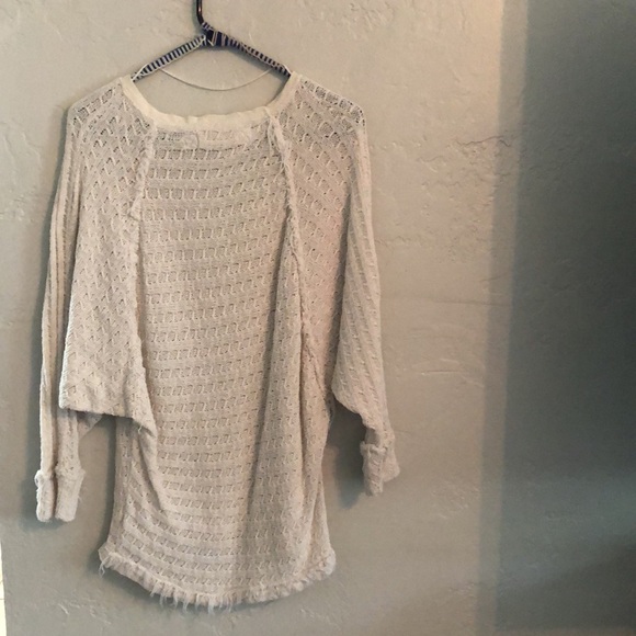 White oversized knit, light weight sweater - Picture 3 of 3